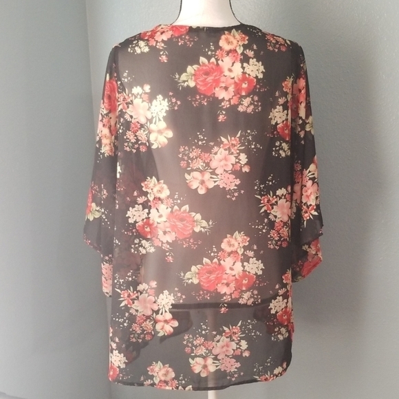 Papaya Black Floral Kimono - Picture 5 of 6